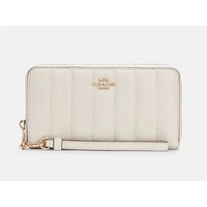 Coach Long Zip Around Wallet With Quilting - Chalk White